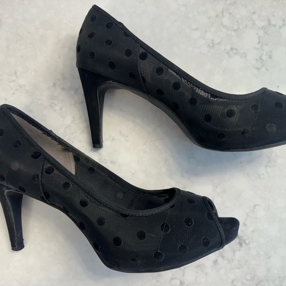 BANDOLINO mesh fabric polka dot heels size 9 1/2 - Picture 2 of 7